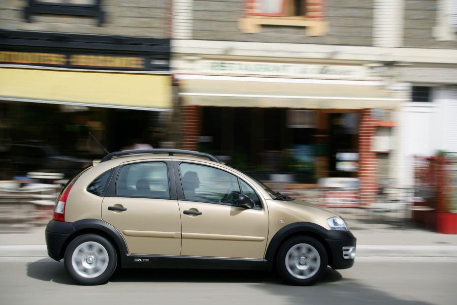  Citroen C3 XTR 2005 года  (фото 16 из 37)